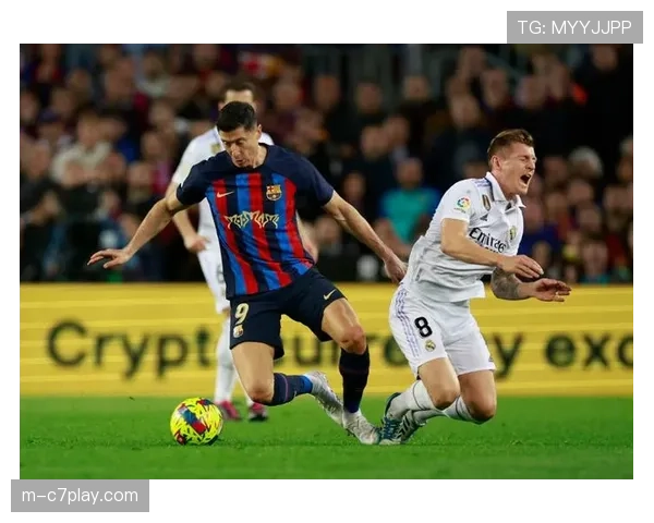 战术板:解析皇马与巴萨在由守转攻环节的平均耗时差异 战术板:解析皇马与巴萨在由守转攻环节的平均耗时差异